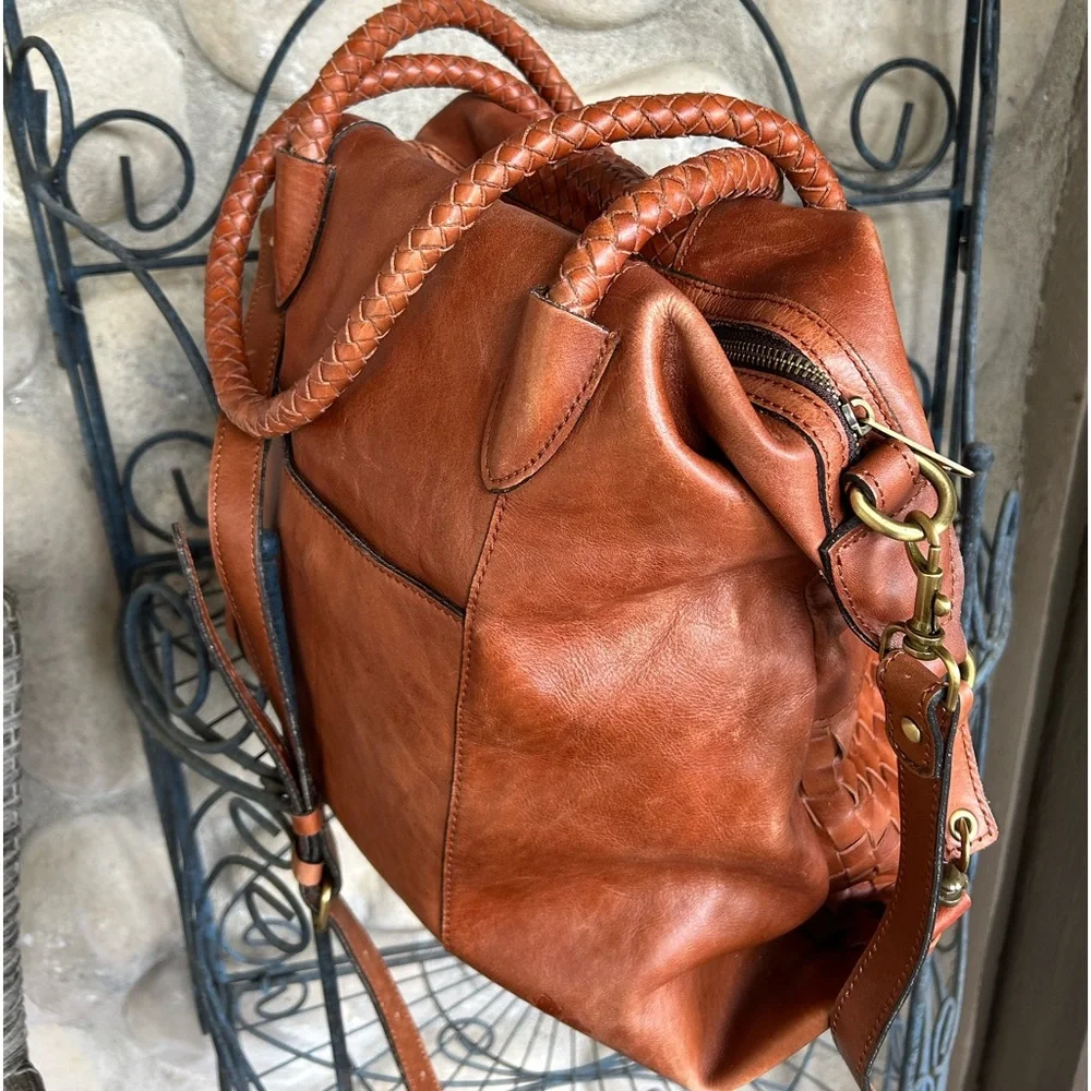 Patricia Nash Crossbody purse. - Picture 2 of 10